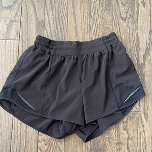 Lululemon Hotty Hot High-Rise Lined Short 4"